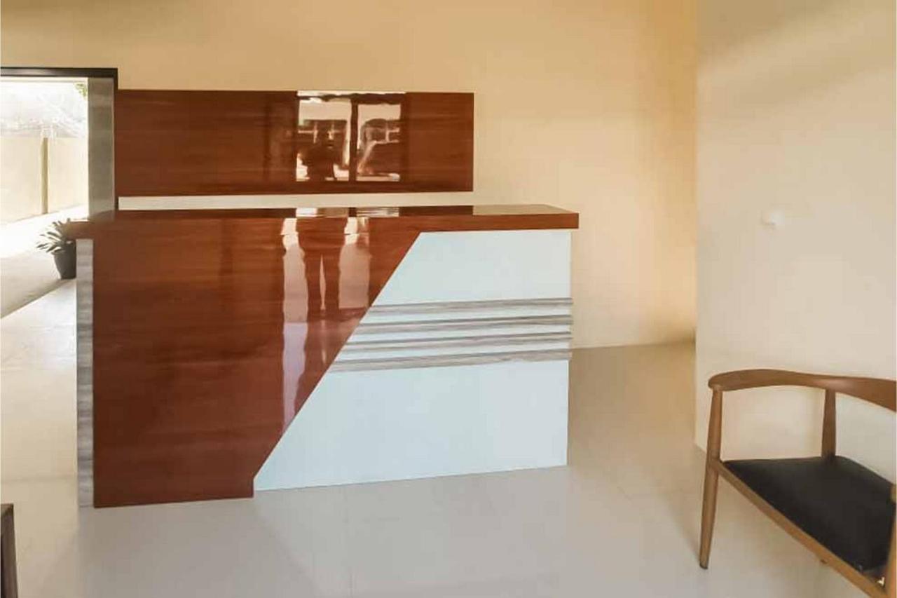 מג'לנגקה Jatiwangi Syariah Guest House Mitra Reddoorz מראה חיצוני תמונה